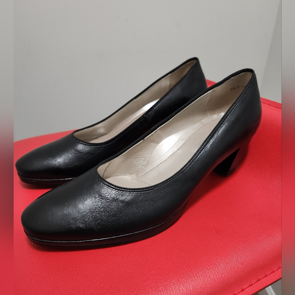 Ara Women's Leather Black Heels Size 7.5G